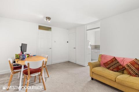 1 bedroom flat for sale, Hillside, Hoddesdon EN11