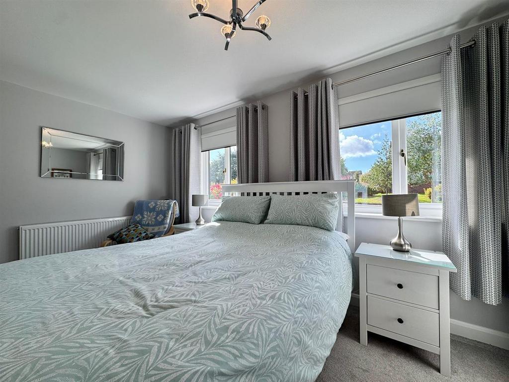 Bedroom 2 (2).jpg