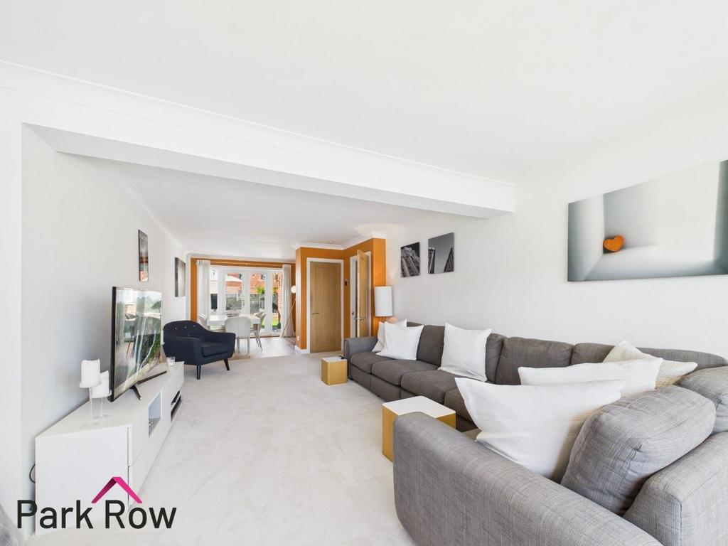 Lounge/dining room