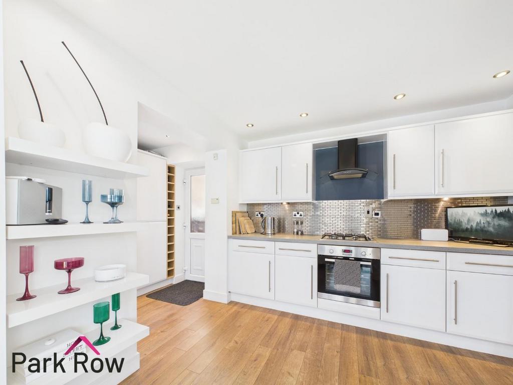 Open plan kitchen/dining/living room