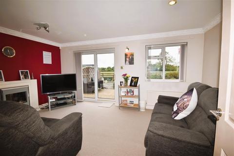 undefined, Cullen Close, Newark