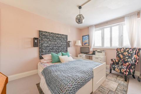 7, Ratcliffe House Barnes Street, London, E14 7NR