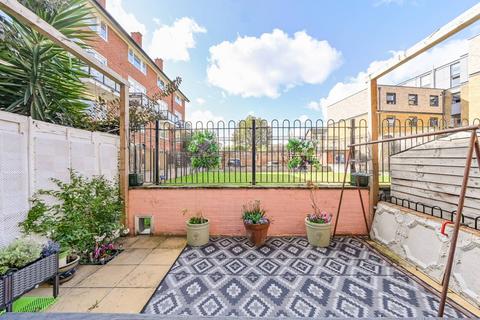 7, Ratcliffe House Barnes Street, London, E14 7NR
