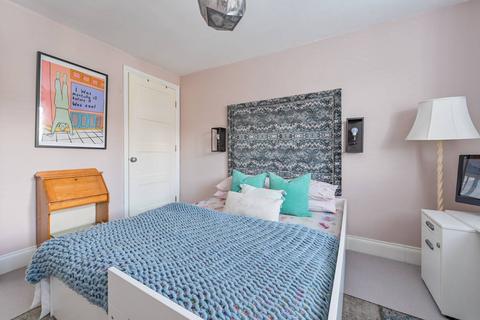 7, Ratcliffe House Barnes Street, London, E14 7NR