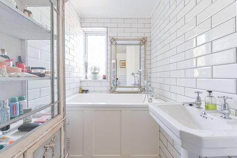 7, Ratcliffe House Barnes Street, London, E14 7NR