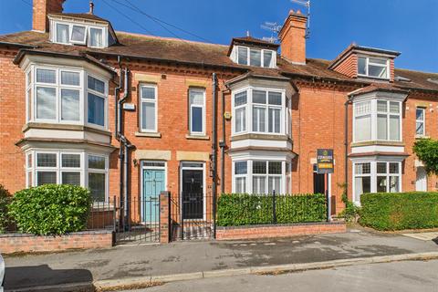 4 bedroom terraced house for sale, Mayfield Avenue, Stratford-Upon-Avon CV37
