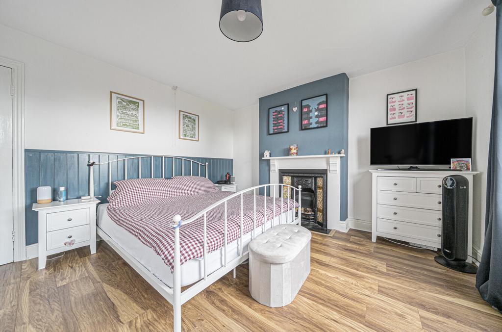 1346279-12-68c2f1...