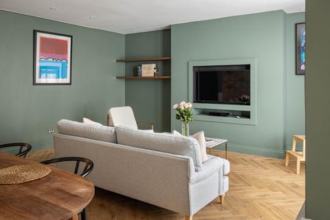 3 bedroom apartment for sale, London SW7
