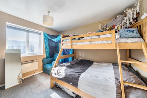 105 Firs Close, Mitcham, CR4 1AX