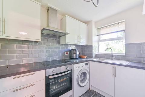 2 bedroom flat for sale, Massingberd Way, Tooting Bec, London, SW17