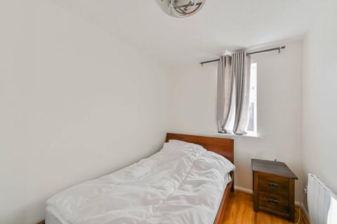 2 bedroom flat for sale, Massingberd Way, Tooting Bec, London, SW17