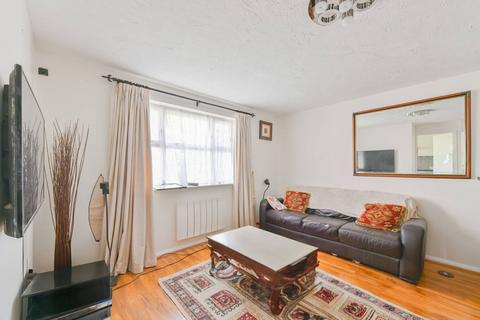 2 bedroom flat for sale, Massingberd Way, Tooting Bec, London, SW17
