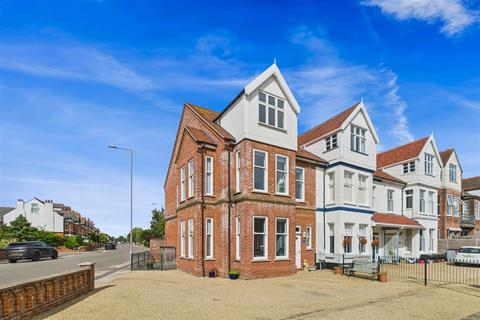 Lyndhurst Road, Lowestoft