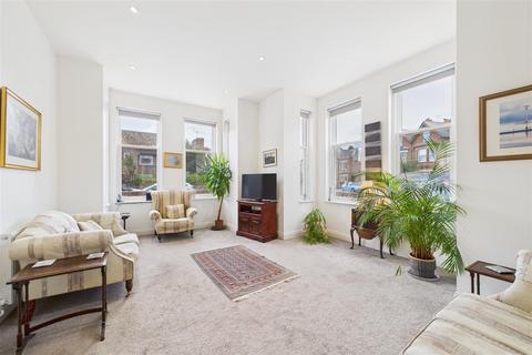 4 bedroom end of terrace house for sale, Lyndhurst Road, Lowestoft