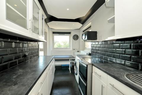 2 bedroom flat to rent, Market Road, Caledonian Road
