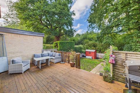 2 bedroom semi-detached house for sale, Poynings Road, Crawley RH11