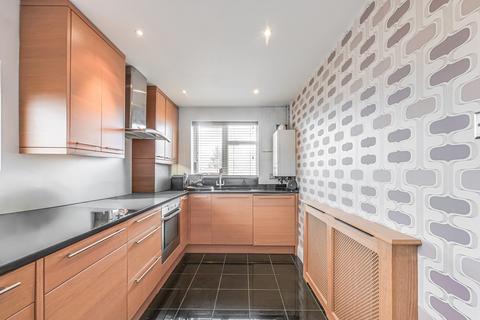 2 bedroom flat for sale, Fernleigh Drive, Leigh-on-sea, SS9