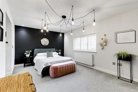 undefined, Main Street, Burton Joyce NG14