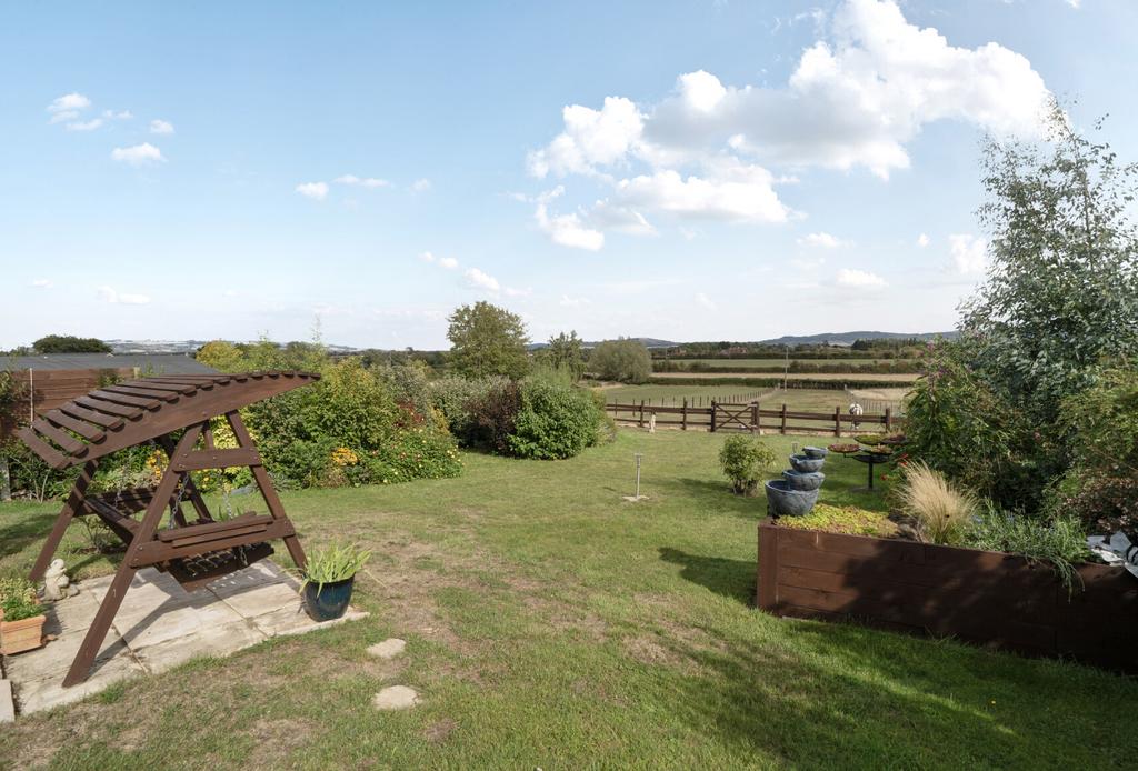 1348692-17-68bb2e...