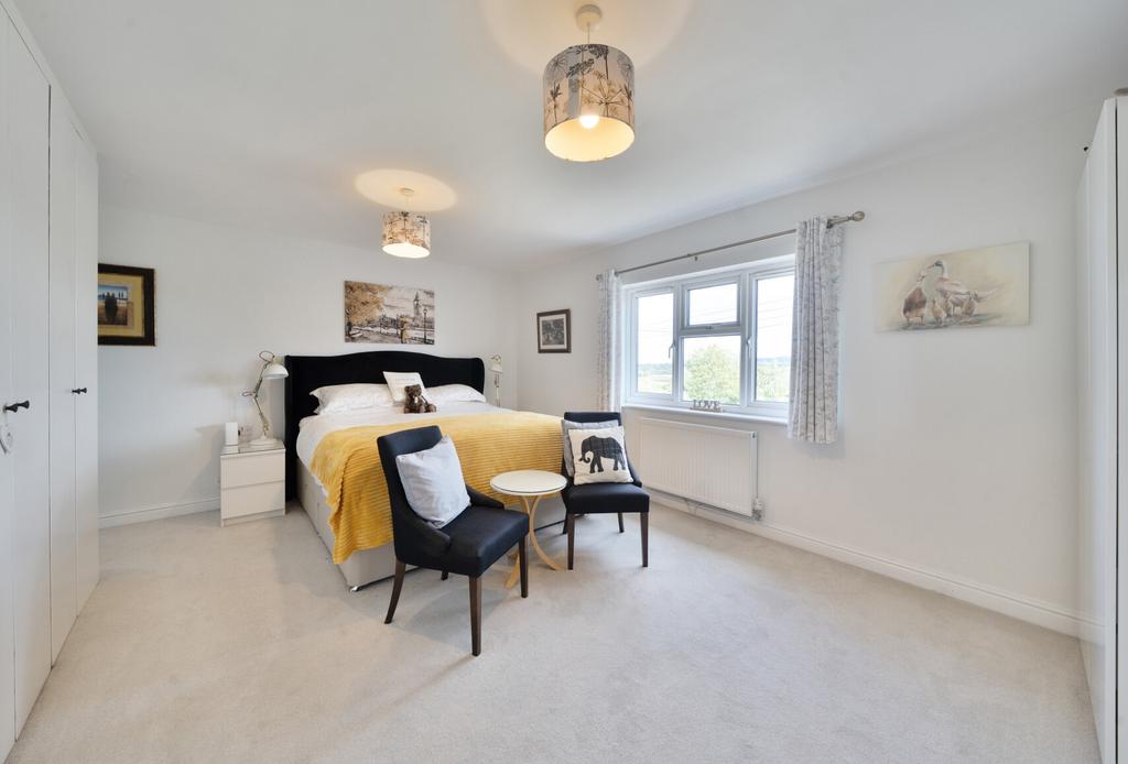 1348692-2-68bb2da...