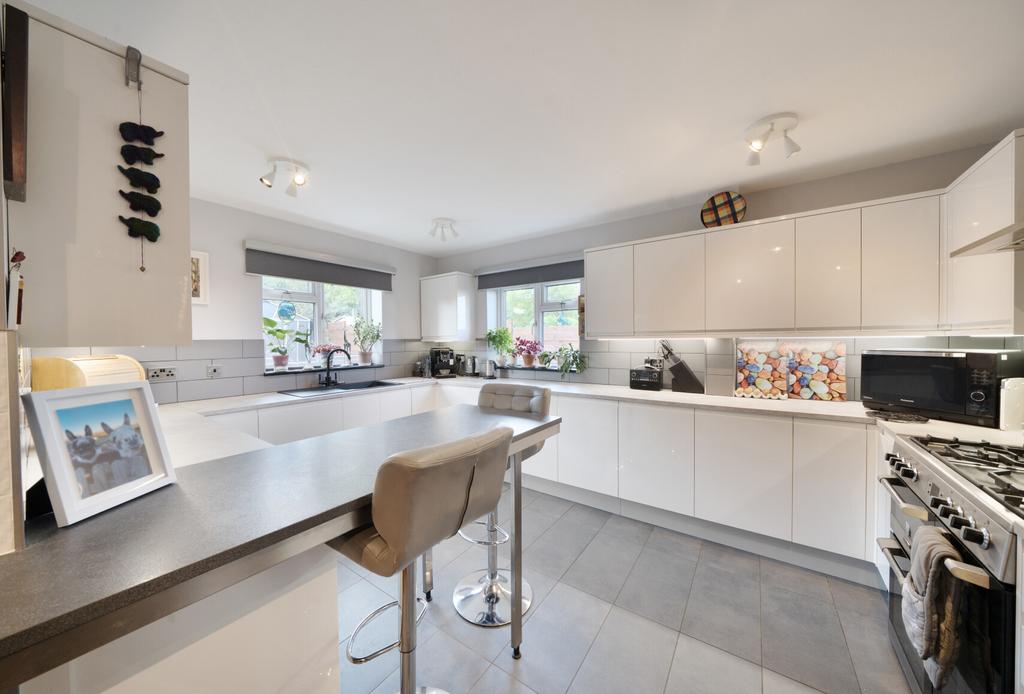 1348692-15-68bb2e...