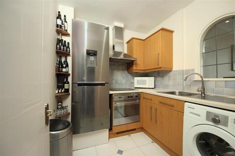 2 bedroom apartment for sale, Craig House,W13