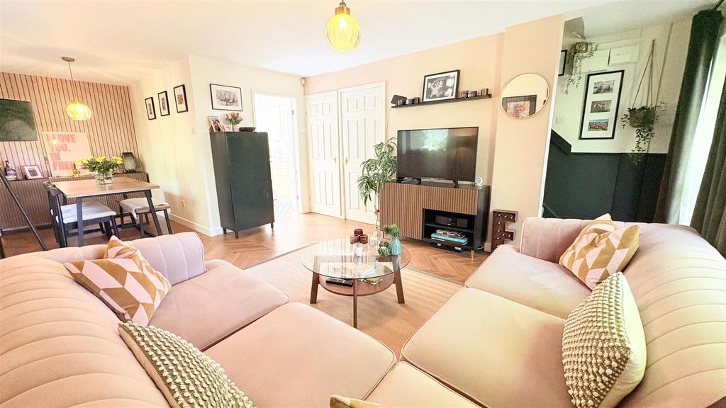 L-Shaped Living/Dining Room