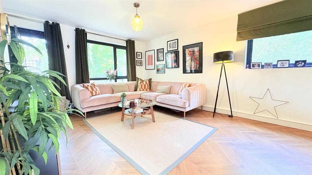 L-Shaped Living/Dining Room