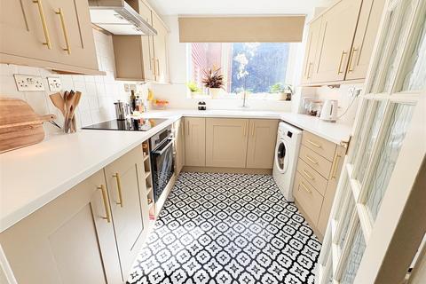 2 bedroom flat for sale, St. Agnes Road, Birmingham B13