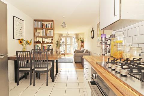 2 bedroom flat for sale, Carfax House, London SE20