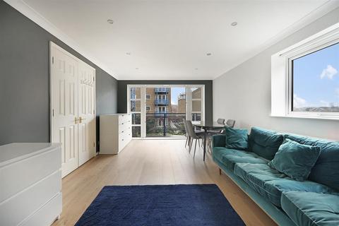 2 bedroom flat for sale, Campania Building, Jardine Road, London