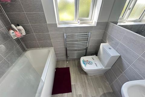 1 bedroom in a house share to rent, Williams Drive, Blackburn, Lancs, BB2 3WT