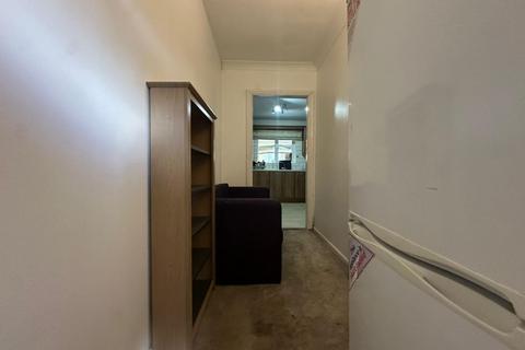 2 bedroom house share to rent, Walton Crescent, Blackburn