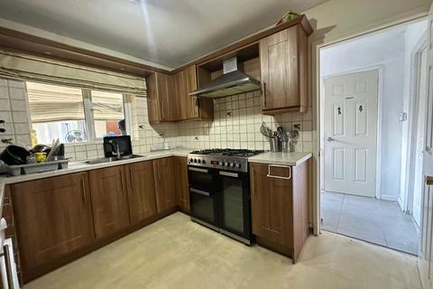 2 bedroom house share to rent, Walton Crescent, Blackburn