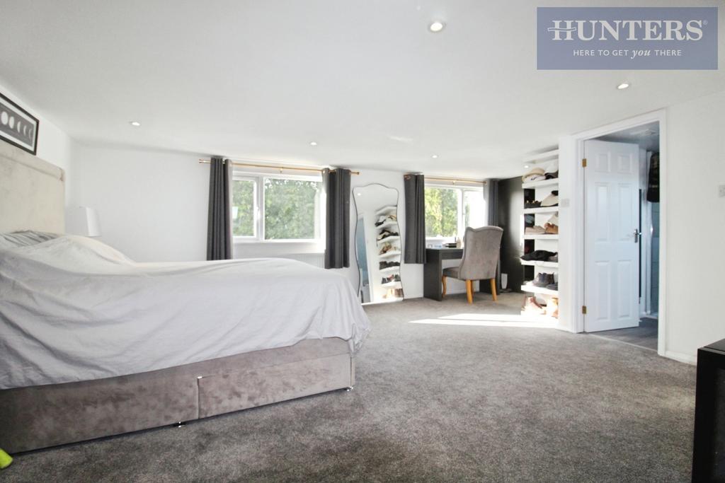 Pbox-bedroom-335724.JPG