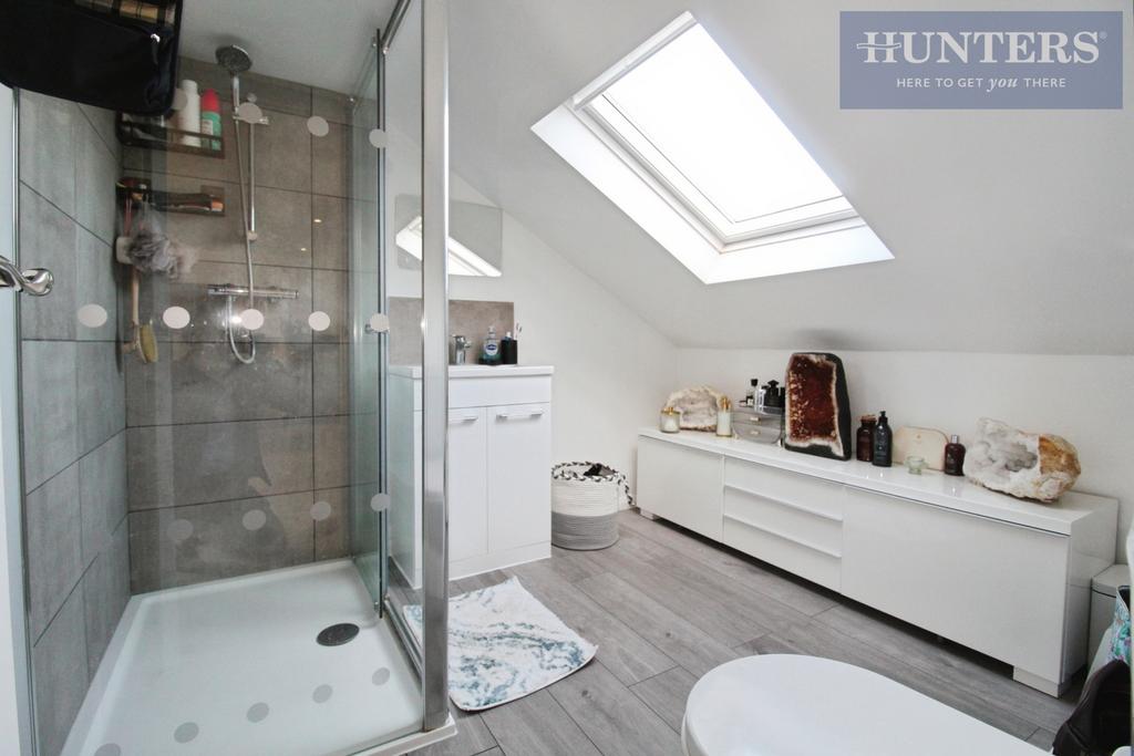 Pbox-bathroom-335724.JPG