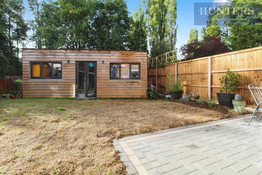 Pbox-garden-335724.JPG