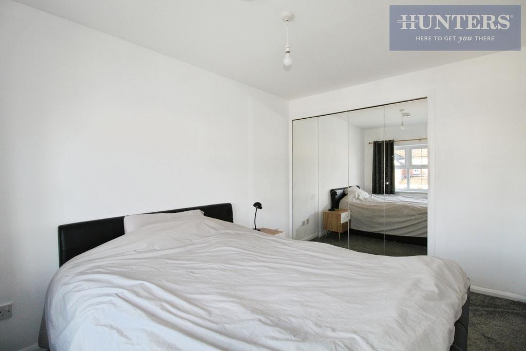 Pbox-bedroom-335724.JPG