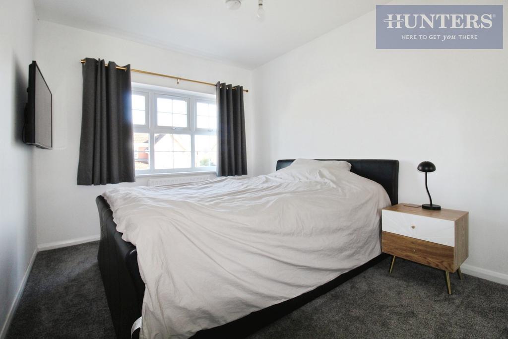 Pbox-bedroom-335724.JPG
