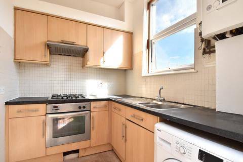 3 bedroom flat for sale, Brownhill Road, London, SE6