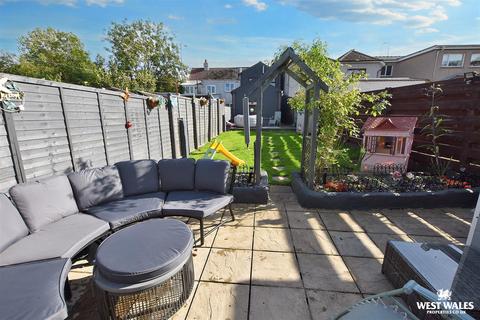 2 bedroom terraced house for sale, Narberth Road, Haverfordwest