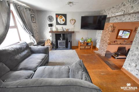 2 bedroom terraced house for sale, Narberth Road, Haverfordwest