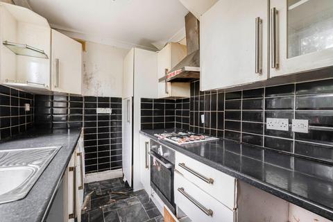 3 bedroom apartment for sale, Sunderland Road, London