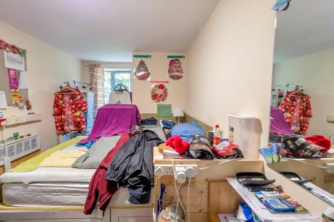 3 bedroom flat for sale, Cannon Hall, Farndale Court, Woolwich, London, SE18
