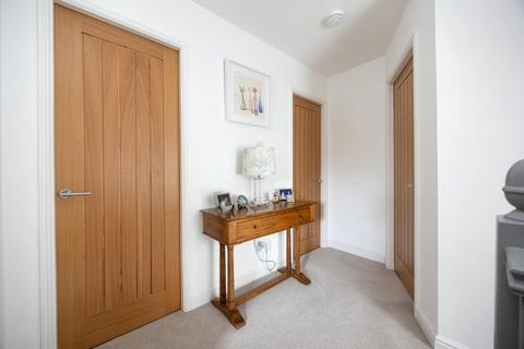 52 Azalea Drive, Trowbridge, BA14 9GG