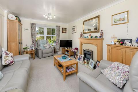 24 Bell Close, Gonerby Hill Foot, Grantham, NG31 8GJ