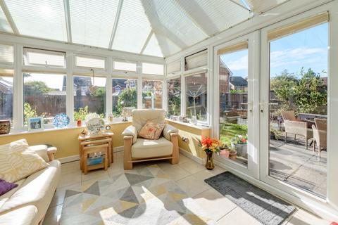 24 Bell Close, Gonerby Hill Foot, Grantham, NG31 8GJ