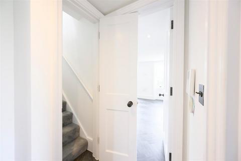 2 bedroom flat for sale, Hildenborough, Tonbridge