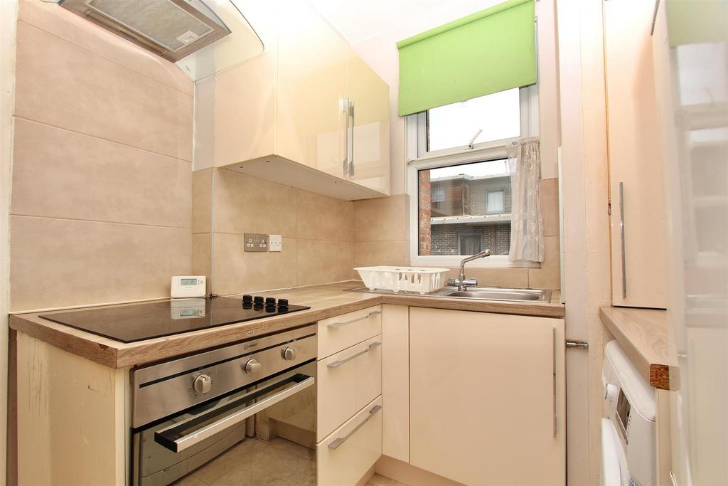 Grainger Road, N22