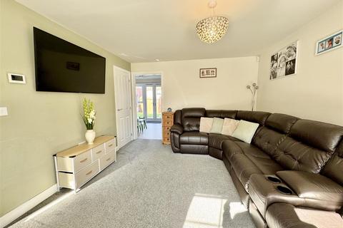 4 bedroom detached house for sale, Dearne Hall Park, Barugh Green, S75 1FT